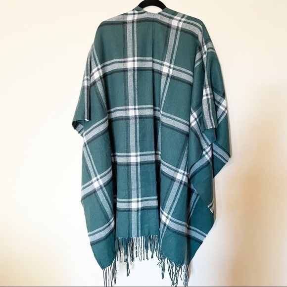Lane Bryant Green Plaid Fringe Flannel Scarf Wrap Poncho - Picture 9 of 9